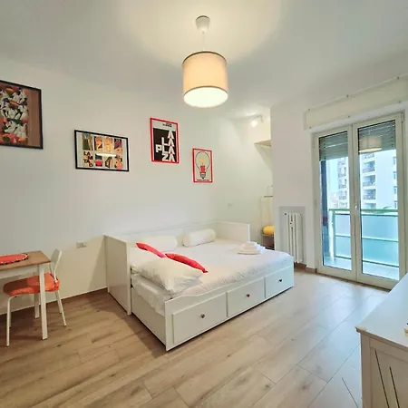 Moderno Loft Finemente Arredato Lägenhet