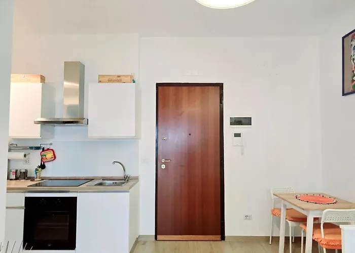 Moderno Loft Finemente Arredato * バーリ
