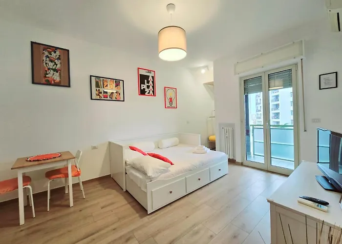 Moderno Loft Finemente Arredato דירה